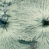 الحديد قادر على التفاعل مع المجالات المغناطيسية