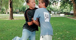 "مصارعة الديكة"