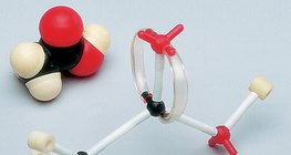 نموذج الكرة و العصا لجزئ حمض الخل