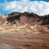 البرخان من الكثبان الرملية الصحراوية النموذجية