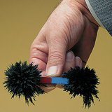 نشارة الحديد على شريط مغناطيس