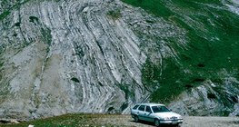 طبقات الصخور المطوية