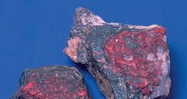 الزنجفر (HgS)