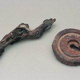 الخشب المتعفن و الحديد الصدأ