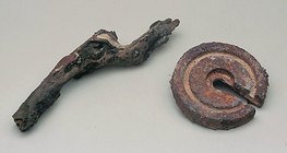 الخشب المتعفن و الحديد الصدأ