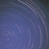 حركة واضحة للنجوم حول نجم الشمال