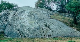 صخور متصدعة في فنلندا