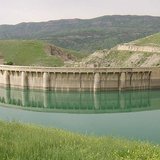 بالصور.. سد دوكان بعد قطع مياه الزاب الصغير عنه |