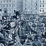 الترحيب بالقوات الألمانية القادمة إلى النمسا في سنة 1938 م