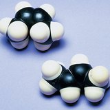 نموذج ملء الفراغ لجزئ سيس و ترانس 2- بوتن