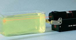 يسافر الضوء في خط مستقيم