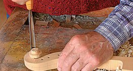 مراحل صنع الكمان - 2