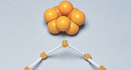 نموذج الكرة و العصا لجزئ الكبريت