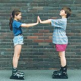 كلاً منهما يتحرك