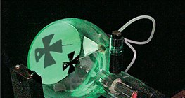 تسافر أشعة الكاثود في خط مستقيم