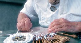 صناعة الدانتيل البروكسلي الشهير