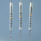 كتلة وحجم أجسام متجانسة من نفس المادة تتناسب بشكل مباشر