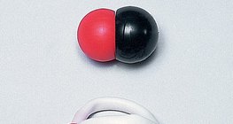 نموذج الكرة و العصا لجزئ أول أكسيد الكربون