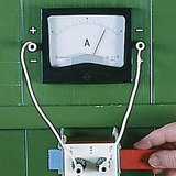 قياس قوة التيار الكهربائي بمقياس التيار الكهربائي