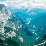 وادي على شكل حرف U