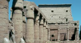 معبد الأقصر (مصر، حوالي 1400 ق م)