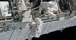 رواد الفضاء أثناء العمل