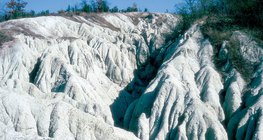 Erózió szabdalta riolittufa Kazár közelében