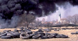 حرق الإطارات المطاطية