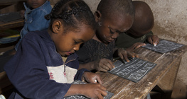 تلاميذ في مدغشقر