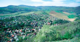 قرية في الجبال