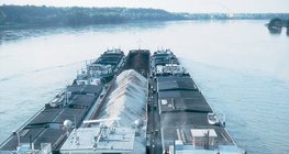 سفن الشحن على نهر الدانوب