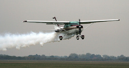 طائرة مقلعة