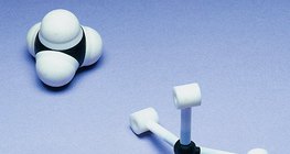 نموذج الكرة و العصا لجزئ الميثان