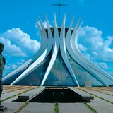 Niemeyer: Brazíliaváros katedrálisa (1959)