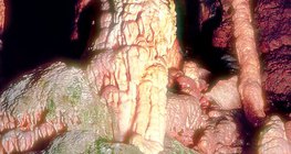 الهوابط في كهف بارادلا، اجتلك، المجر