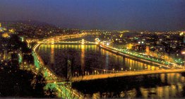 بودابست ليلاً