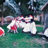 الرش في عيد الفصح (تقليد شعبي مجري)