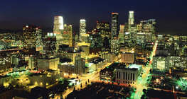 أفق وسط مدينة لوس انجلوس ليلاً