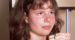 فحص تأقلم رؤية العين لمسافات مختلفة