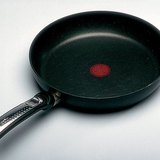 إناء من التفلون