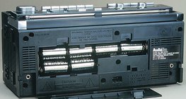 بطاريات في مسجلة